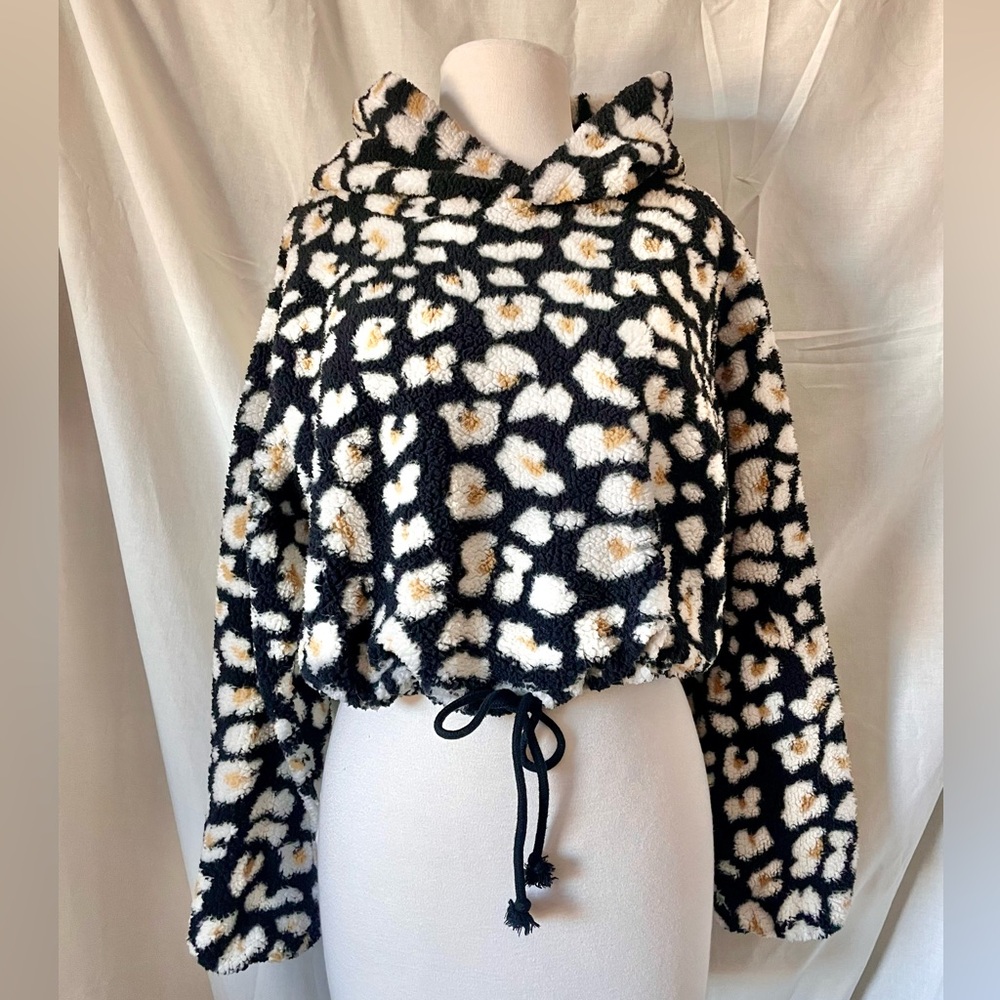 Wild Fable Cropped Teddy Hoodie sz L